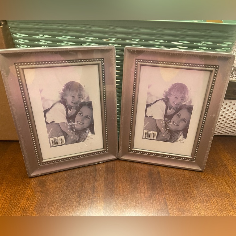 NWOT The Benton Collection Silver 5 x 7 Picture Frames Set of 2